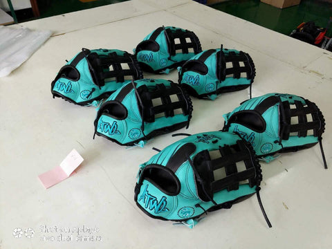 ATWL 12.5" H-Web Kip Leather Glove in Mint/Black